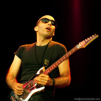 Nada más que música – Joe Satriani (The Extremist)